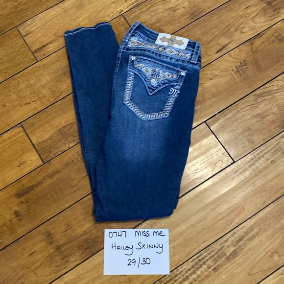 Miss Me Hailey Skinny Jeans - Picture 8 of 8